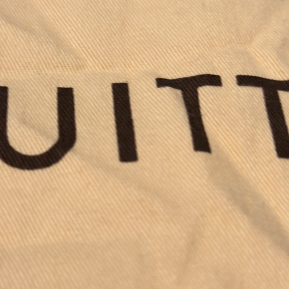 LOUIS VUITTON: Draw string Dust bag Sz: 21.5” x 33” - Picture 6 of 6